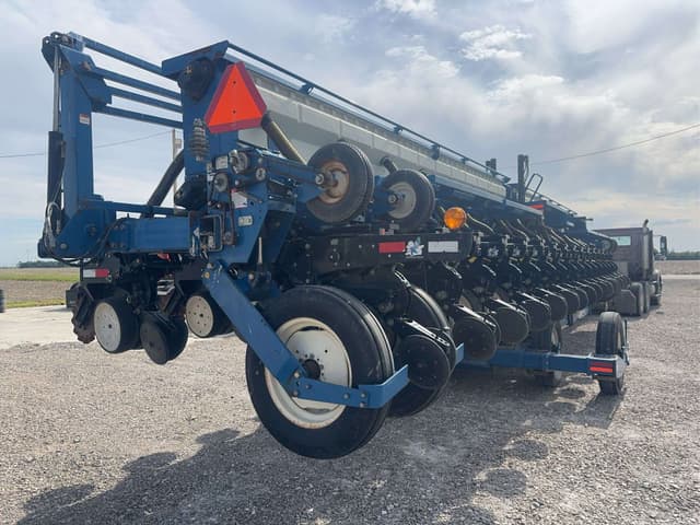 Image of Kinze 3650 equipment image 3