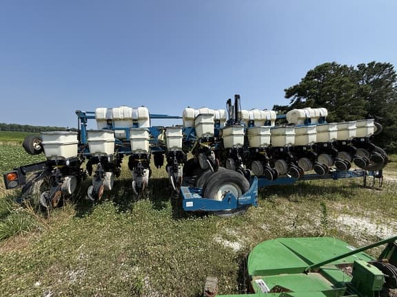 Image of Kinze 3650 equipment image 4