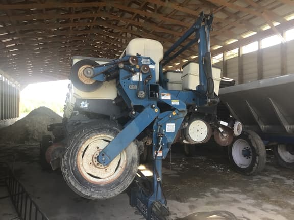 Image of Kinze 3650 equipment image 3