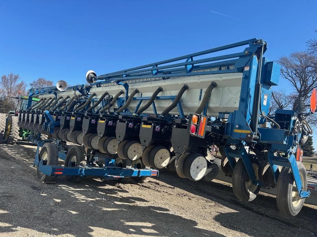 Image of Kinze 3650 Image 0