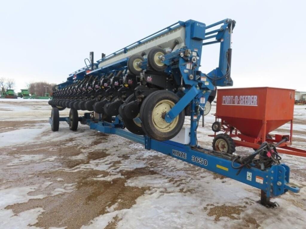 Main image Kinze 3650