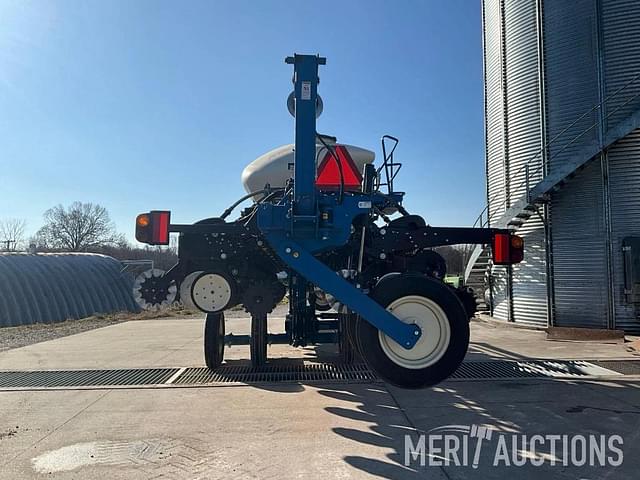 Image of Kinze 3665 equipment image 3