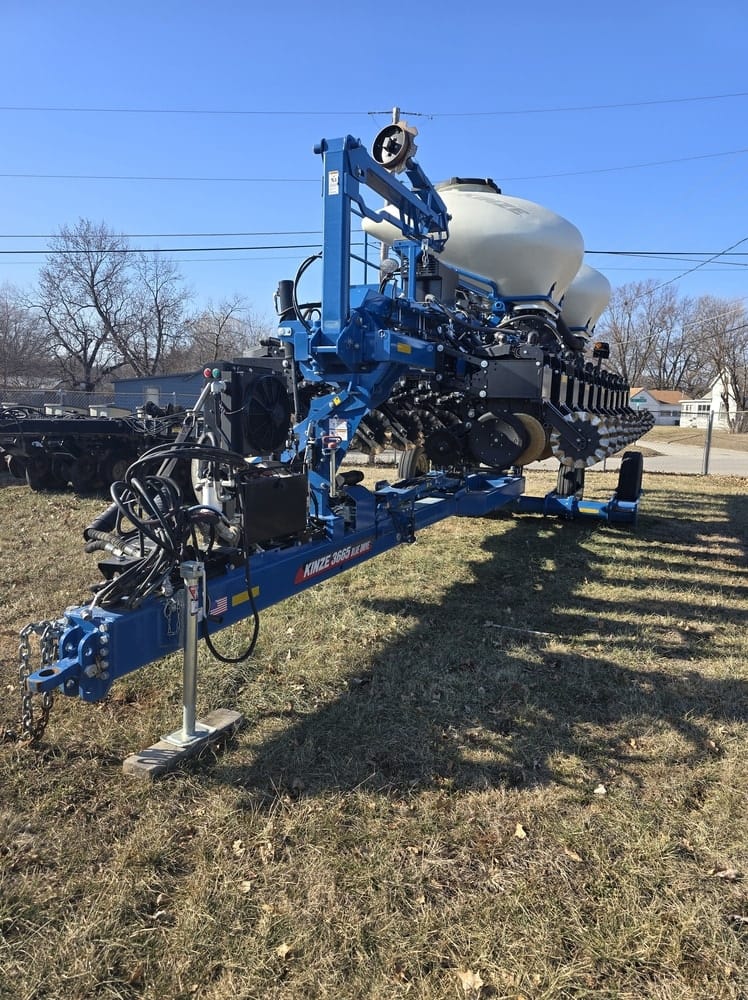 2023 Kinze 3665 Equipment Image0