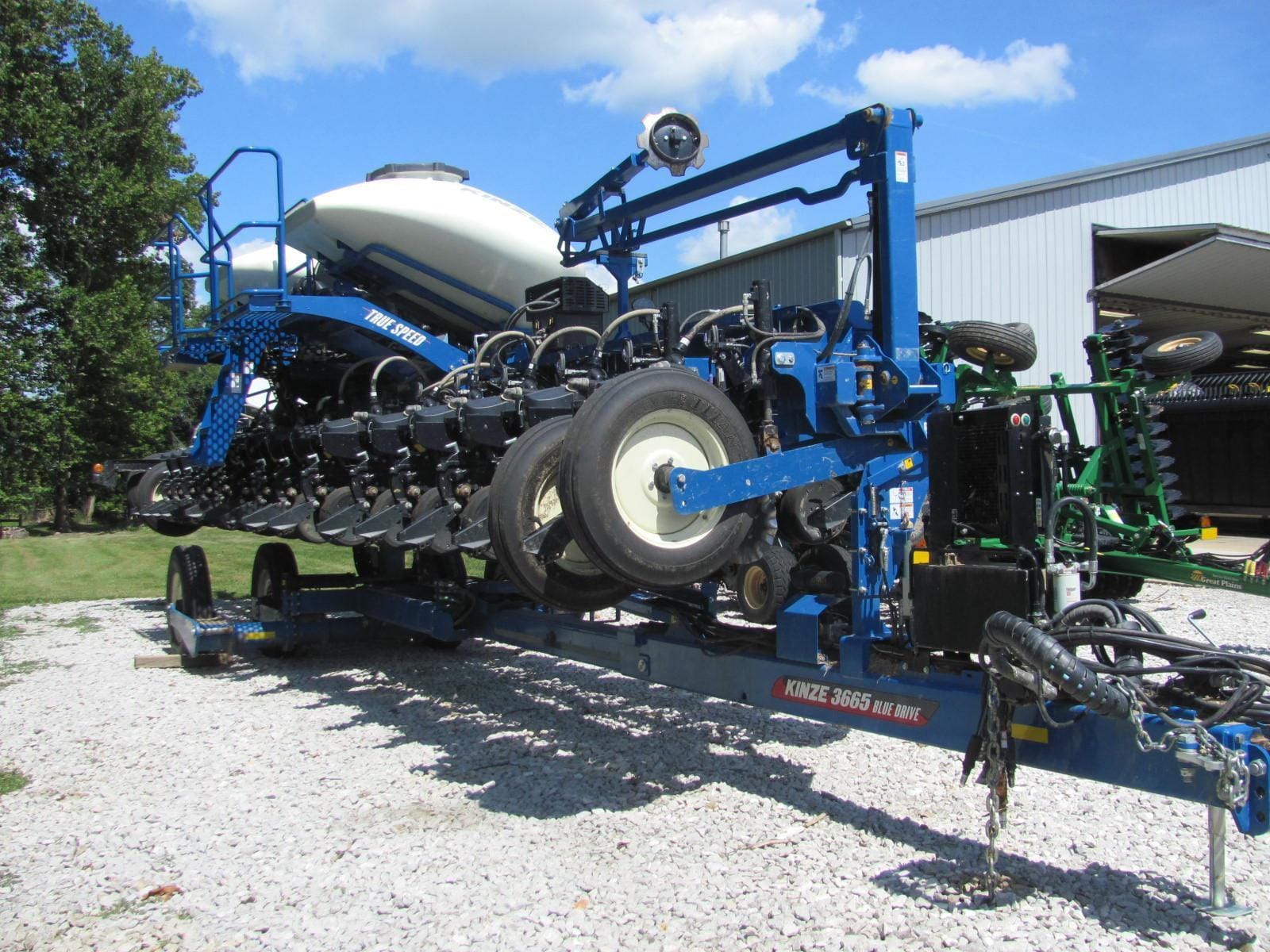 Kinze 3665 Equipment Image0
