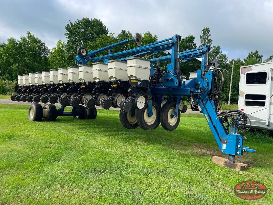 Image of Kinze 3700 Primary image
