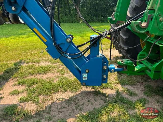 Image of Kinze 3700 equipment image 3