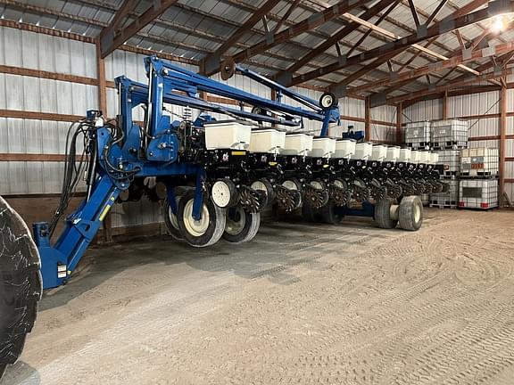 Image of Kinze 3700 Primary image