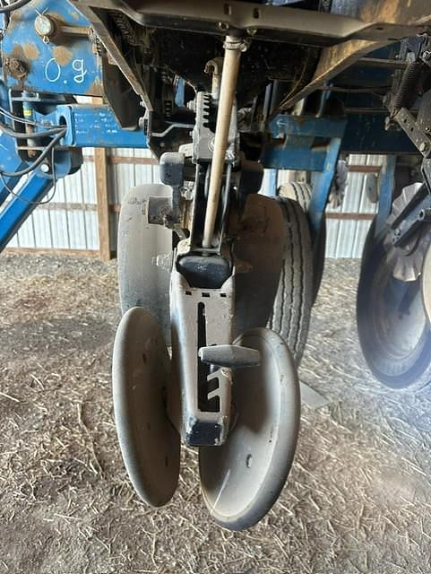 Image of Kinze 3700 equipment image 4