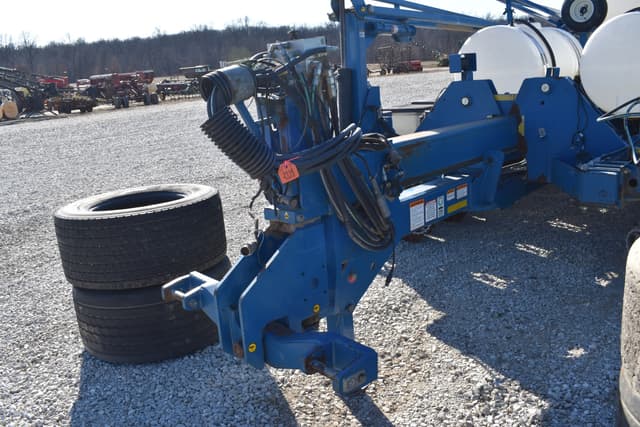 Image of Kinze 3800 equipment image 4