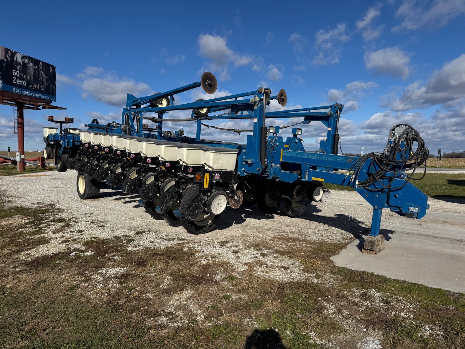 Kinze 3800 Equipment Image0