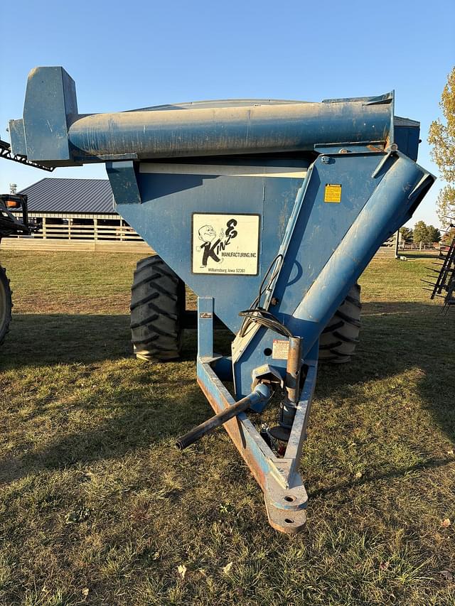 Image of Kinze 400 equipment image 3