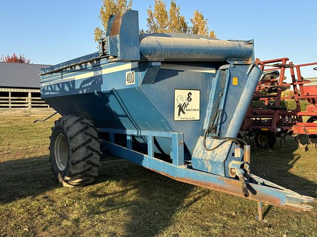 Image of Kinze 400 equipment image 2