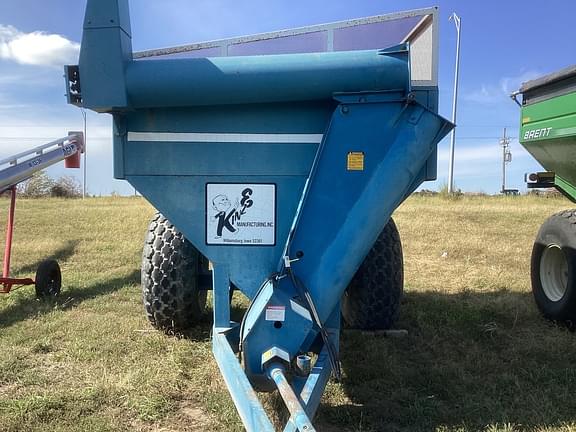 Image of Kinze 400 equipment image 1