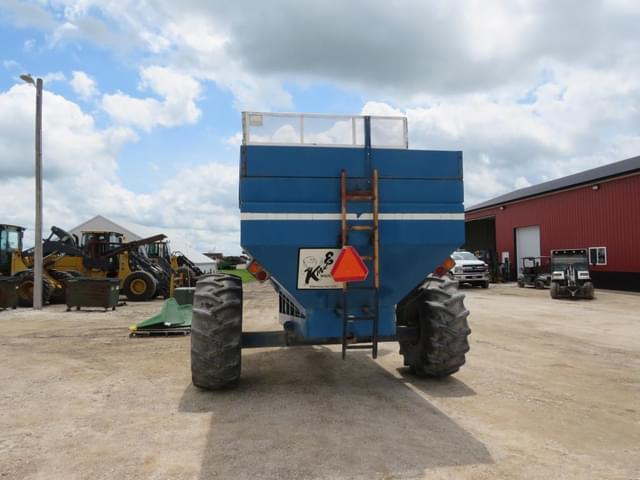 Image of Kinze 400 equipment image 4