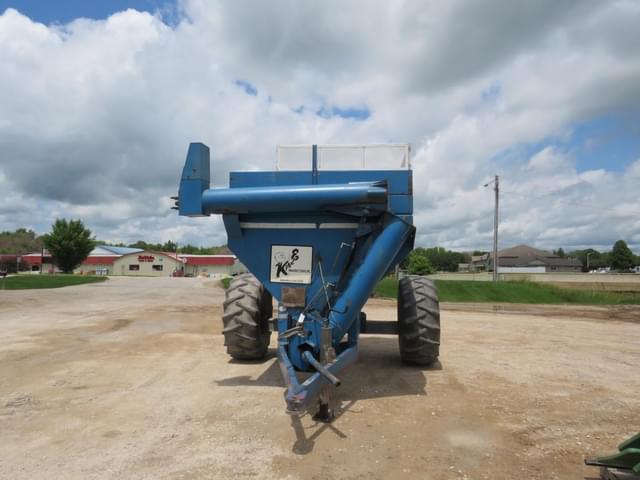 Image of Kinze 400 equipment image 1