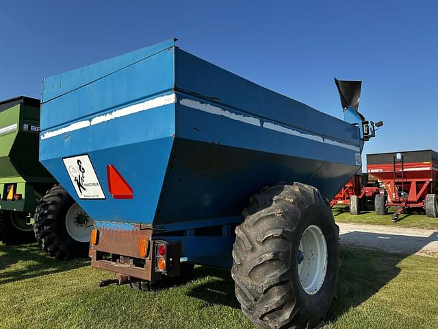 Image of Kinze 400 equipment image 4