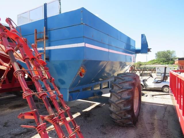 Image of Kinze 400 equipment image 4