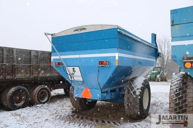 Image of Kinze 400 equipment image 2