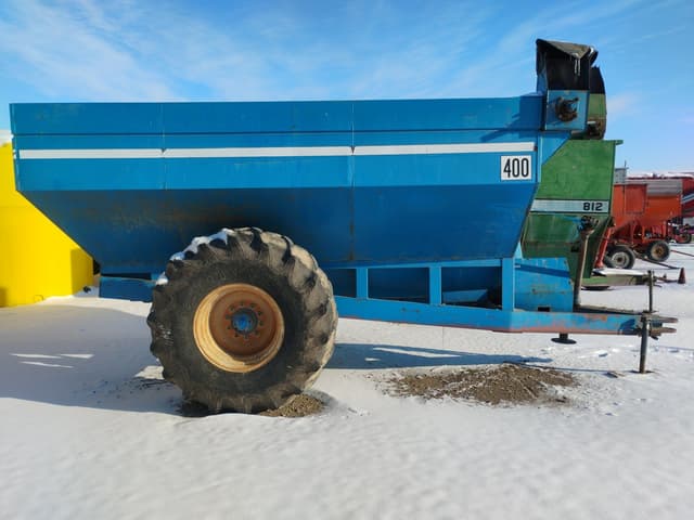 Image of Kinze 400 equipment image 1