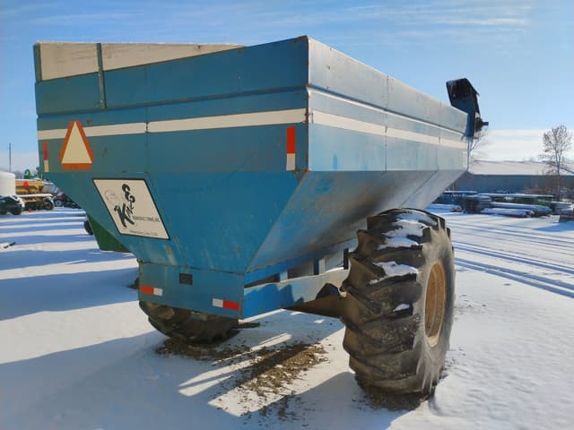 Image of Kinze 400 equipment image 2