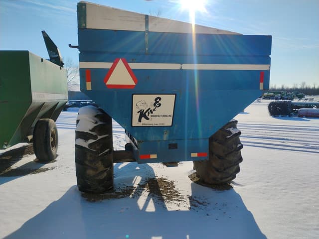 Image of Kinze 400 equipment image 3