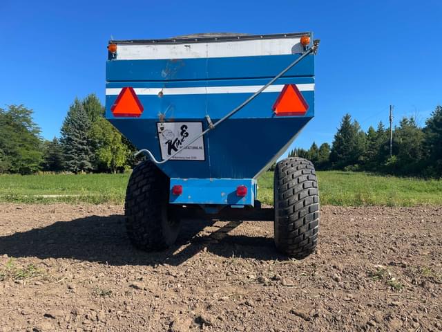 Image of Kinze 400 equipment image 3
