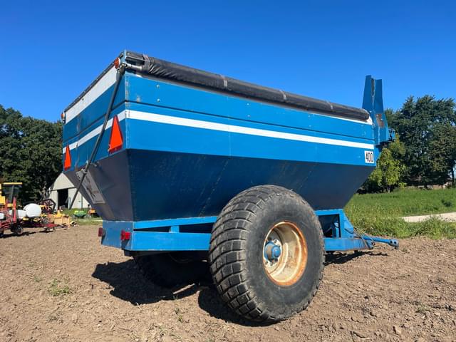 Image of Kinze 400 equipment image 4