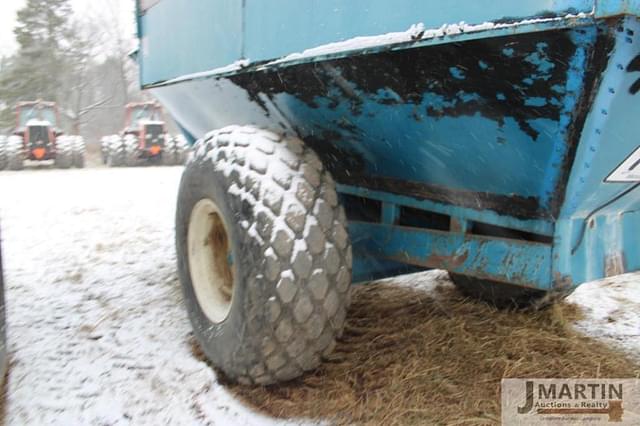 Image of Kinze 400 equipment image 4