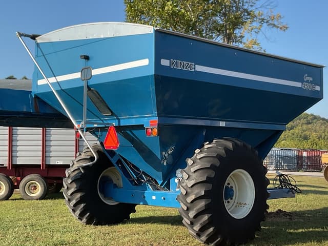 Image of Kinze 450C equipment image 4