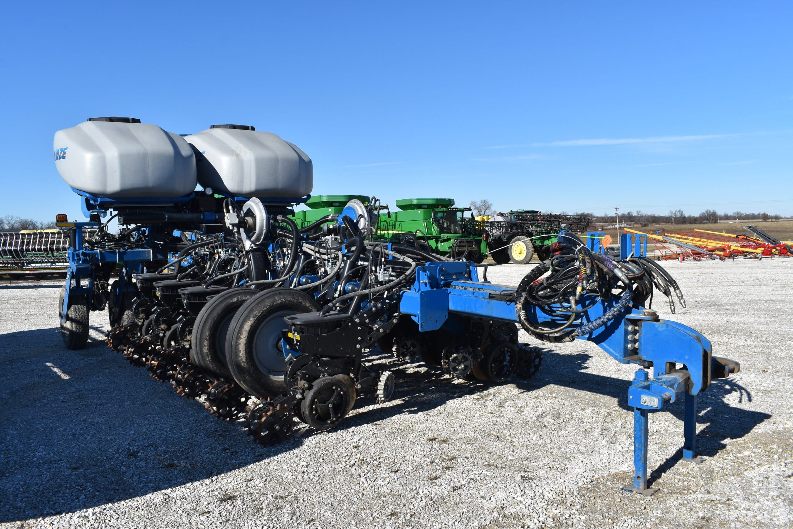 2014 Kinze 4900 Equipment Image0