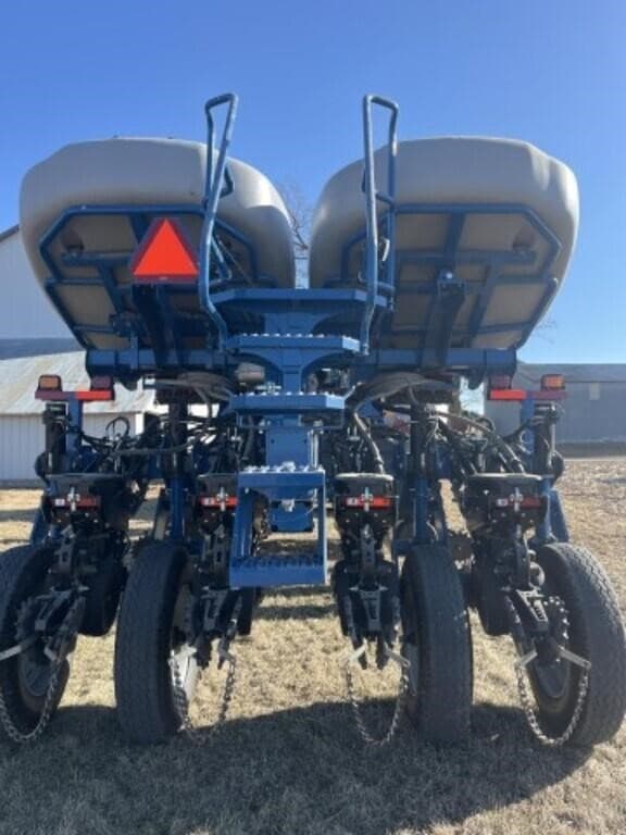 Image of Kinze 4905 equipment image 4