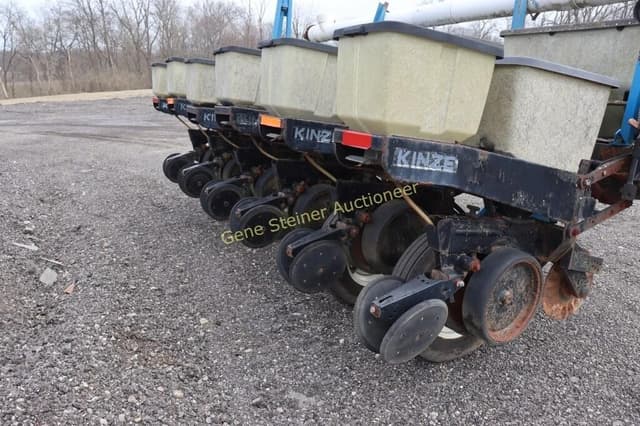 Image of Kinze PT equipment image 4