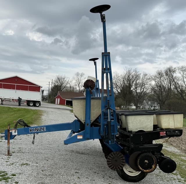 Image of Kinze PT equipment image 2