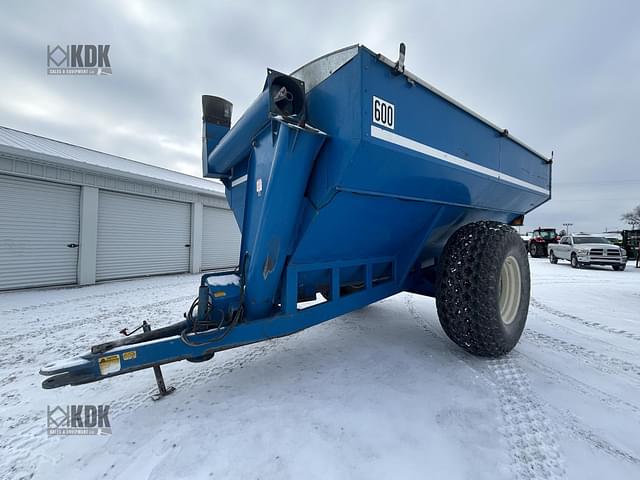 Image of Kinze 600 equipment image 1