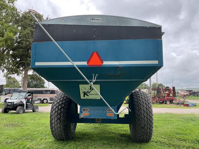 Image of Kinze 600 equipment image 1