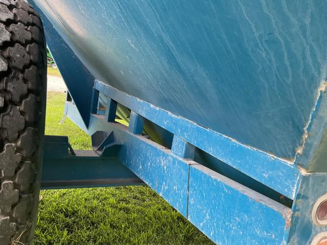 Image of Kinze 600 equipment image 3
