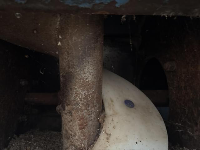 Image of Kinze 600 equipment image 4