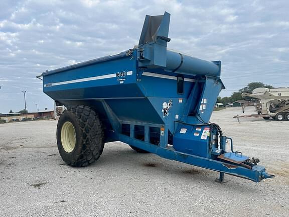 Kinze 640 Equipment Image0