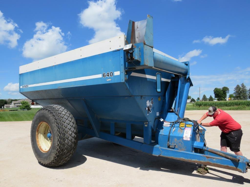 Image of Kinze 640 Primary image