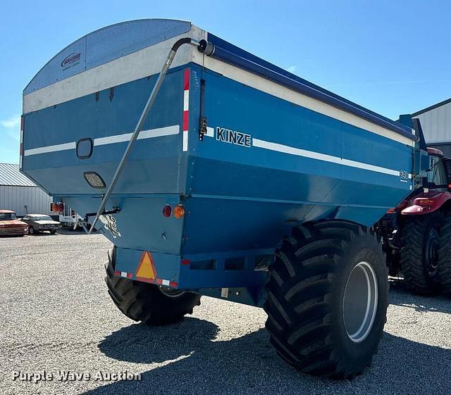 Image of Kinze 640 equipment image 4