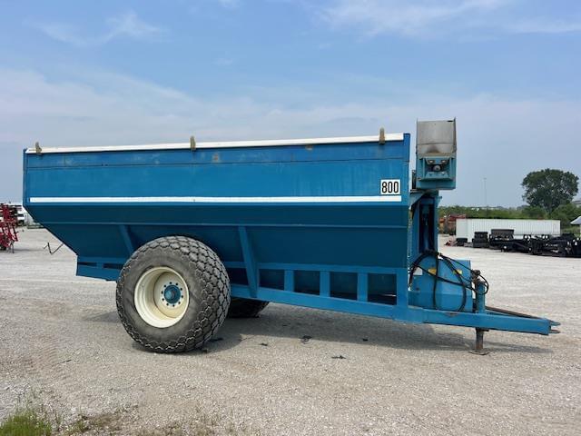 Image of Kinze 800 equipment image 2