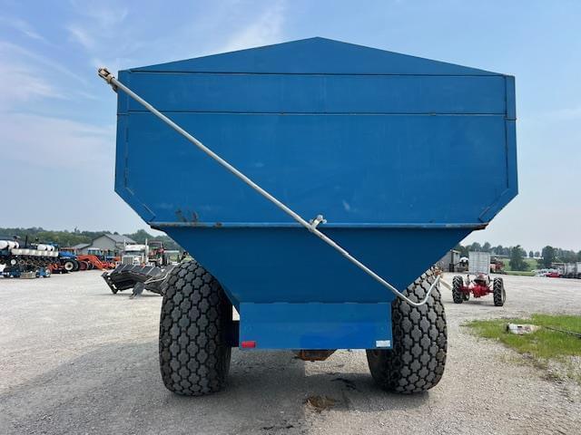 Image of Kinze 800 equipment image 4