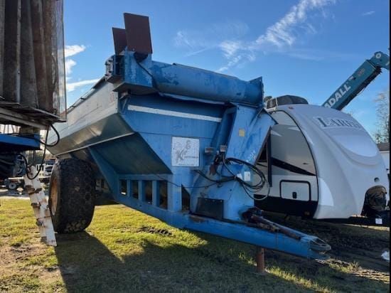 Kinze 800 Equipment Image0