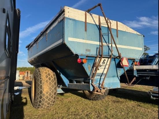 Image of Kinze 800 equipment image 3