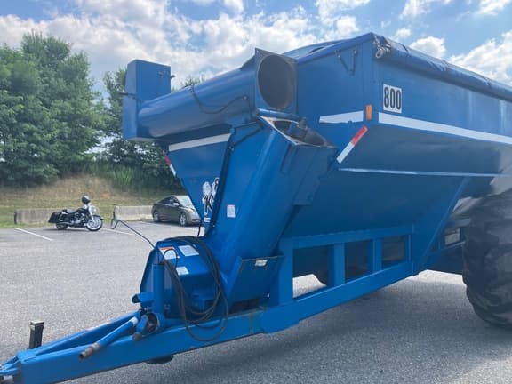 Image of Kinze 800 equipment image 2