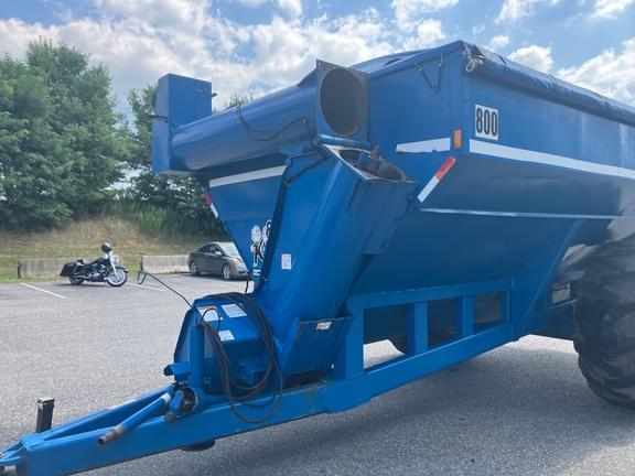 Image of Kinze 800 equipment image 1