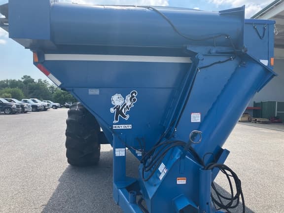 Image of Kinze 800 equipment image 3