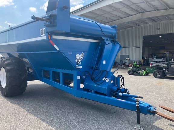 Image of Kinze 800 equipment image 1