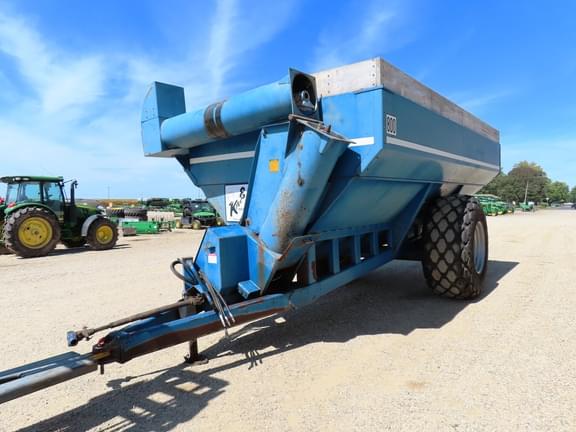 Image of Kinze 800 equipment image 2