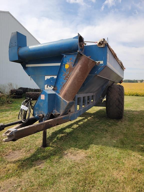 Image of Kinze 800 equipment image 1